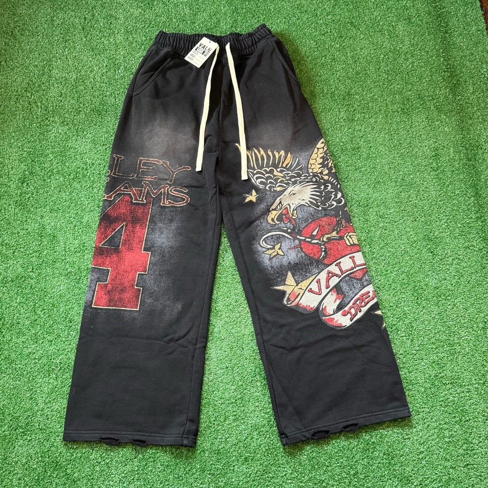 Vale Forever - Valley Dreams Black/Grey
Eagle & Heart no. 14 Sweatpants